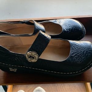 Algeria/ women’s Mary Jane / Size 40